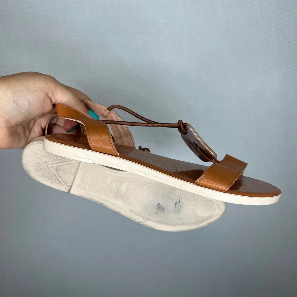 Via Scarpa Sandals Tan Brown Faux Leather Thong Flat Buckle Accent EU 36 US‎ 6